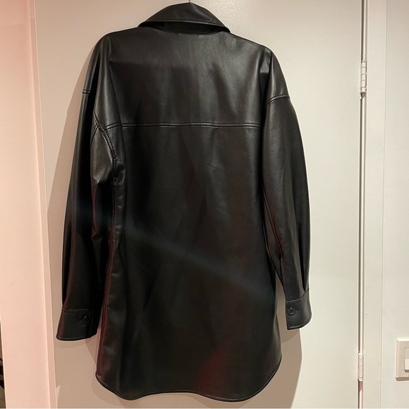 Aritzia Babaton Pelli Blouse - Picture 2 of 2